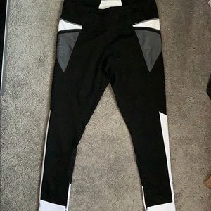 Women’s crop leggings